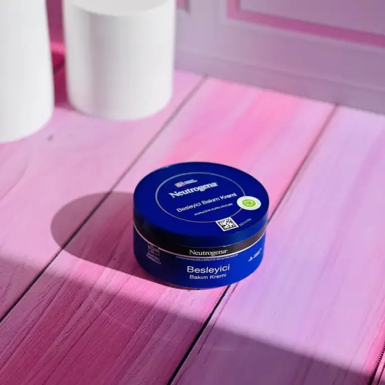 قیمت کرم مرطوب کننده دست و صورت نوتروژینا آبی