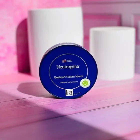 قیمت کرم مرطوب کننده دست و صورت نوتروژینا آبی