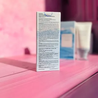 کرم ضد آفتاب و مراقبت پوستی سنتلا