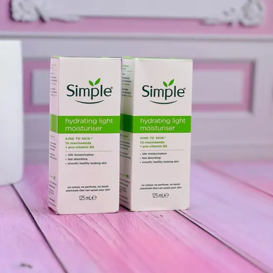 آبرسان و مرطوب‌ کننده روزانه سیمپل