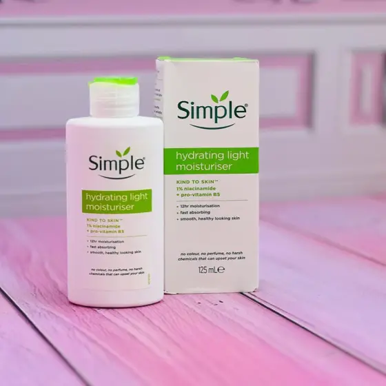 آبرسان و مرطوب‌ کننده روزانه سیمپل