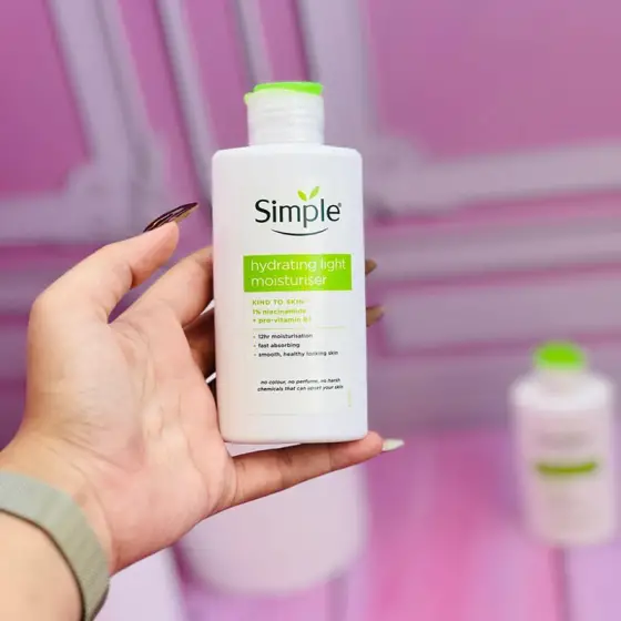 آبرسان و مرطوب‌ کننده روزانه سیمپل