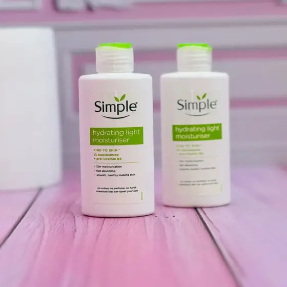 آبرسان و مرطوب‌ کننده روزانه سیمپل