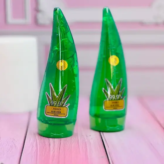 ژل آبرسان و خنک‌ کننده پوست آلوئه‌ ورا شاخکی
