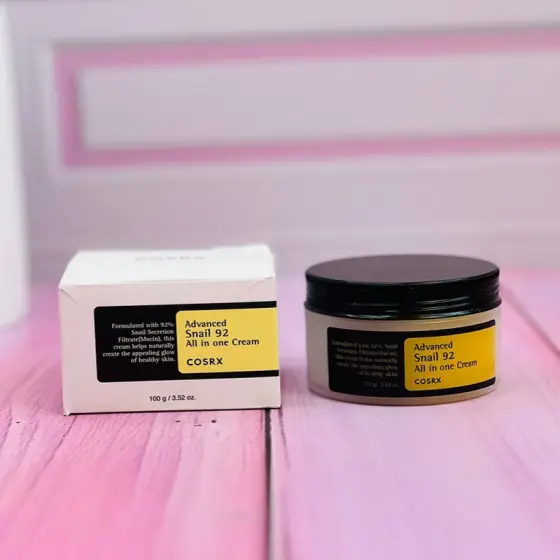 کرم آبرسان، ترمیم‌ کننده و روشن‌ کننده پوست حلزون کوزارکس