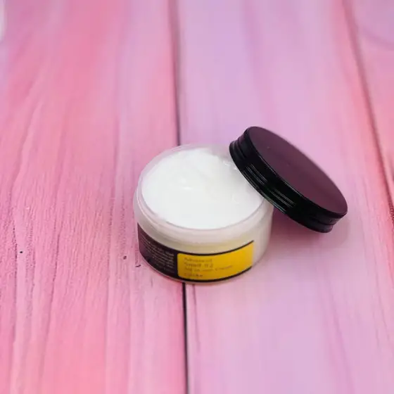 کرم آبرسان، ترمیم‌ کننده و روشن‌ کننده پوست حلزون کوزارکس