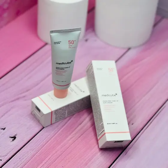 کرم ضد آفتاب روشن کننده مدی کیوب TONE-UP حجم 50 میل