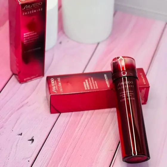 سرم اسنس فعال‌ کننده و مرطوب‌ کننده اودرمین شیسیدو