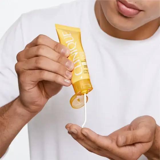 کرم ضد آفتاب سولار اسمارت کلینیک SPF50